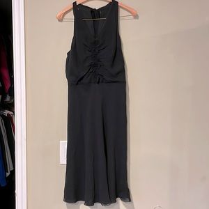 Ann Taylor Petites size 6 sleeveless v-neck dress w/ flower detail